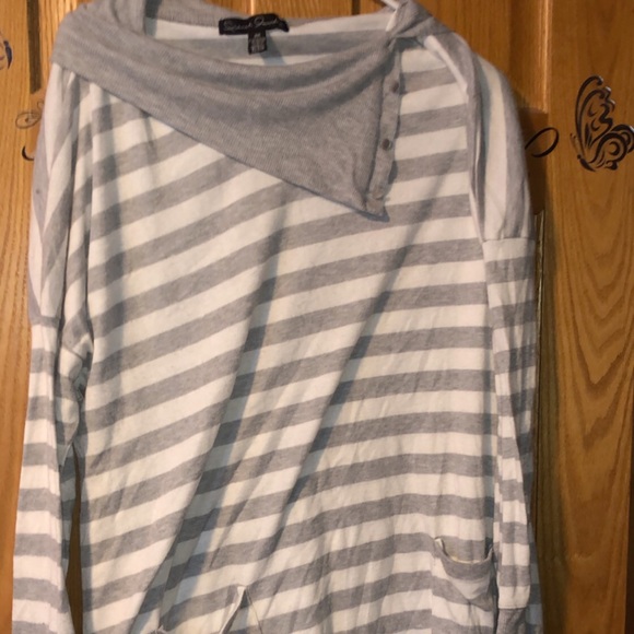 Clothes - Picture 1 of 5